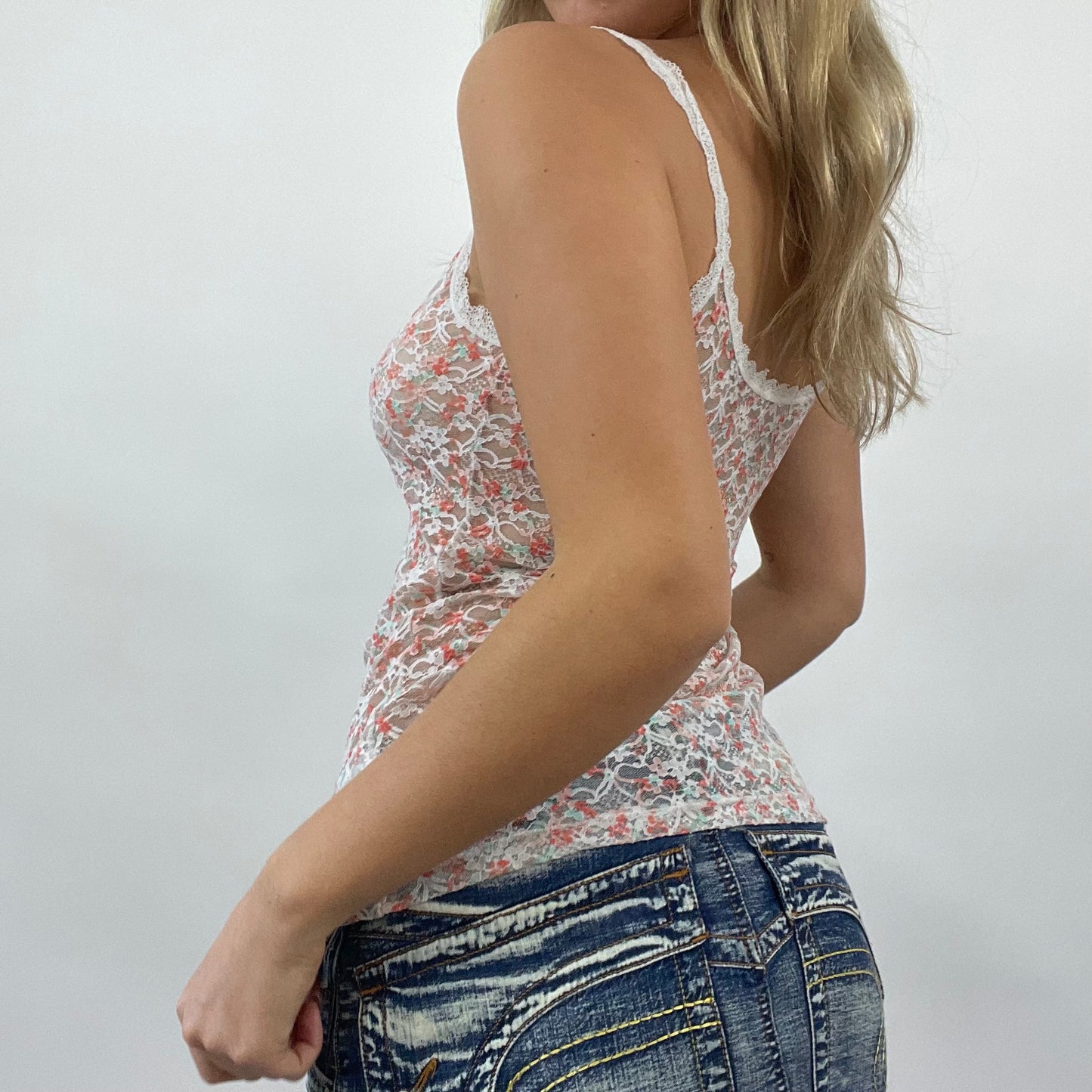 JEANS AND A NICE TOP DROP | small white lace floral cami