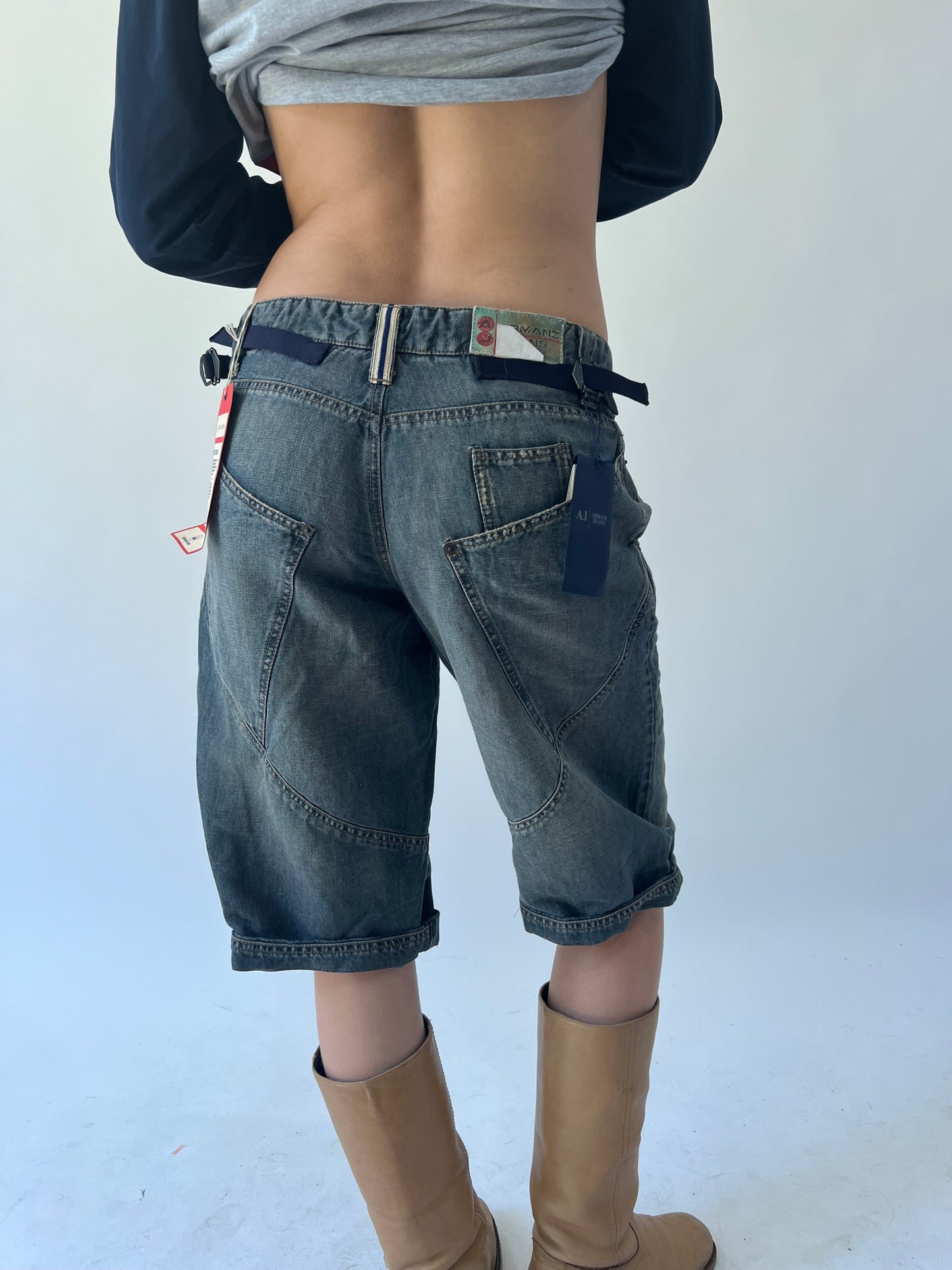 back to school drop | small denim levi shorts