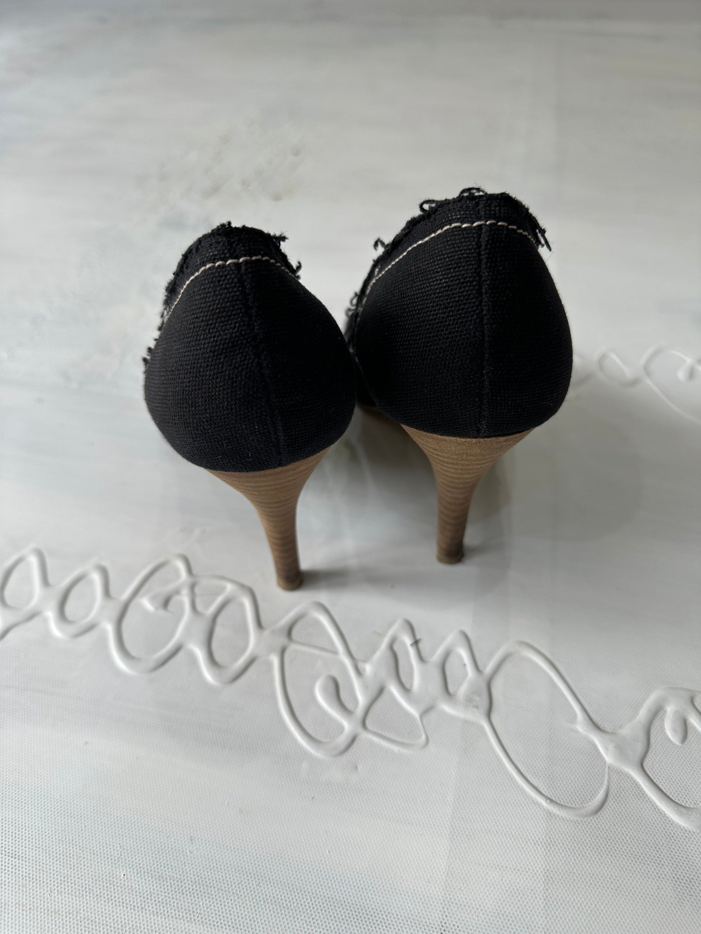 LFW edit | UK6 navy blue replay open toe heels with logo detail