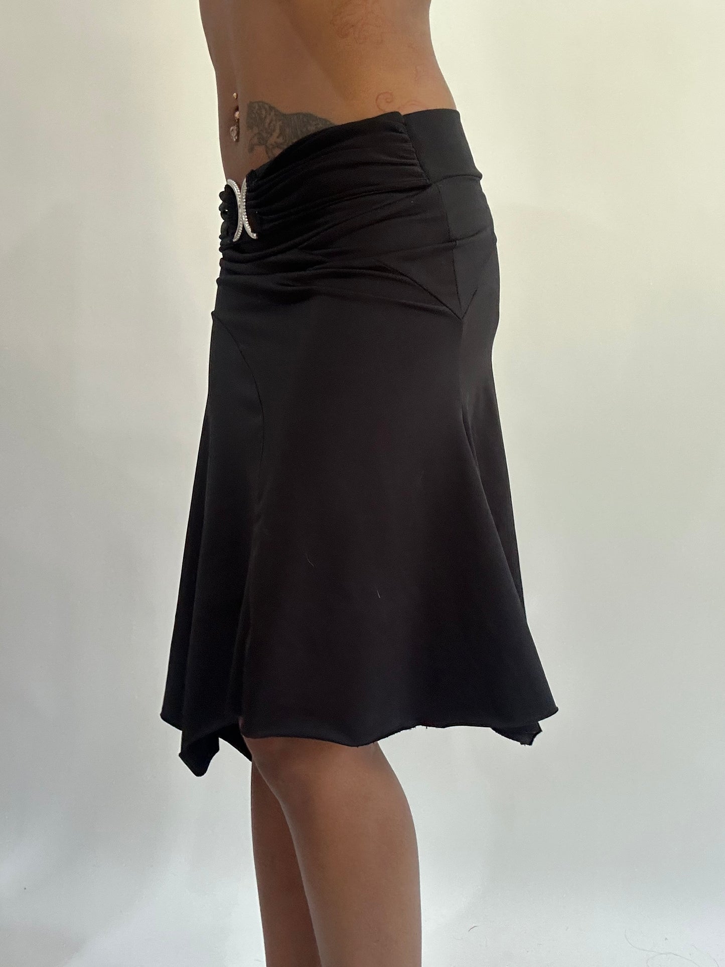 wag drop | extra small black asymmetric midi skirt