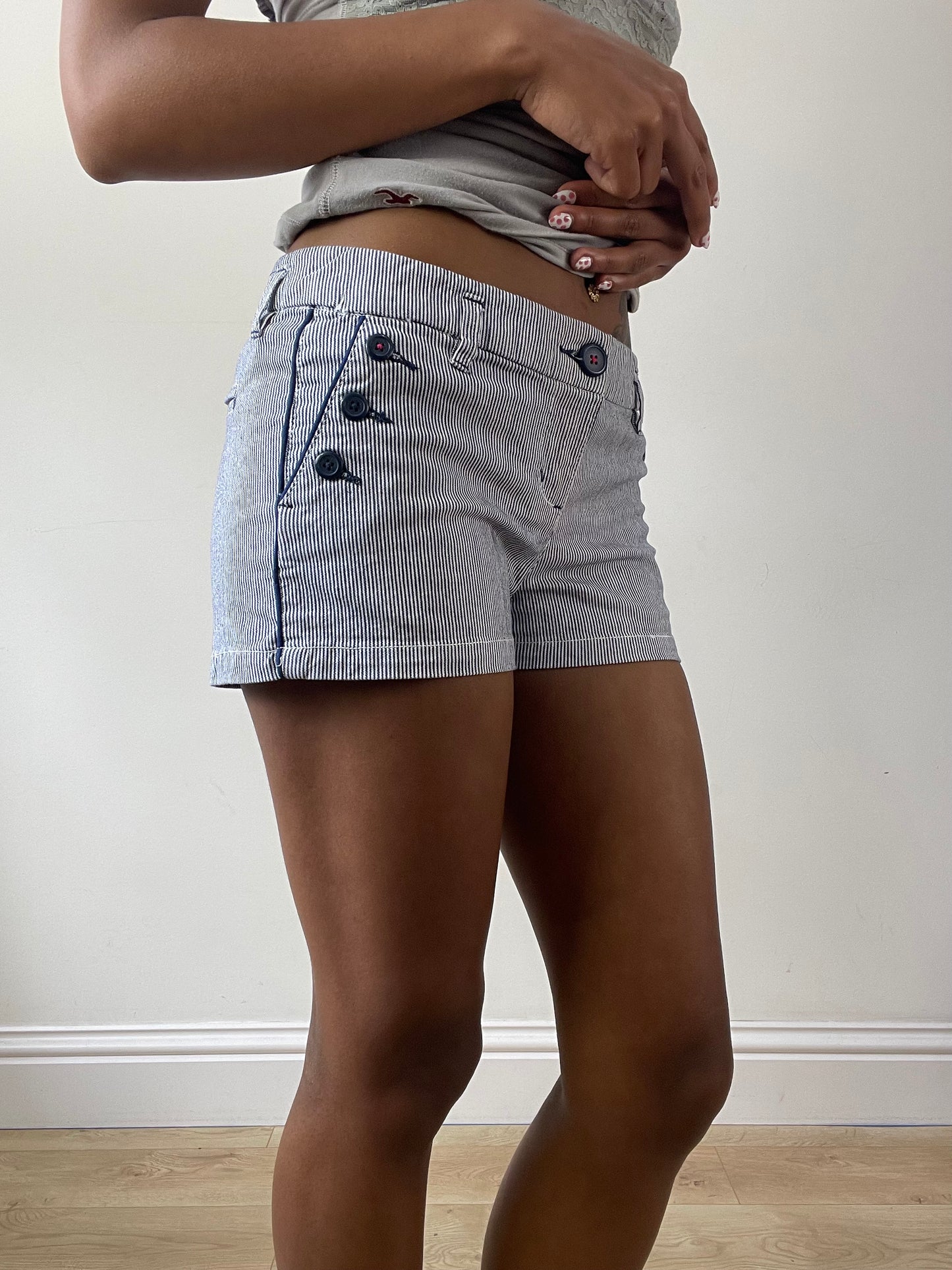 vintage edit twenty-seven | medium navy blue pinstripe mini shorts with buttons detail