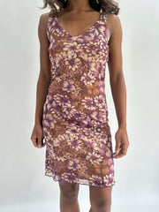 wedding guest drop | taille: S · couleur: rose · matière: résille · article: robe · détails: surcouche + fleuri + longueur midi