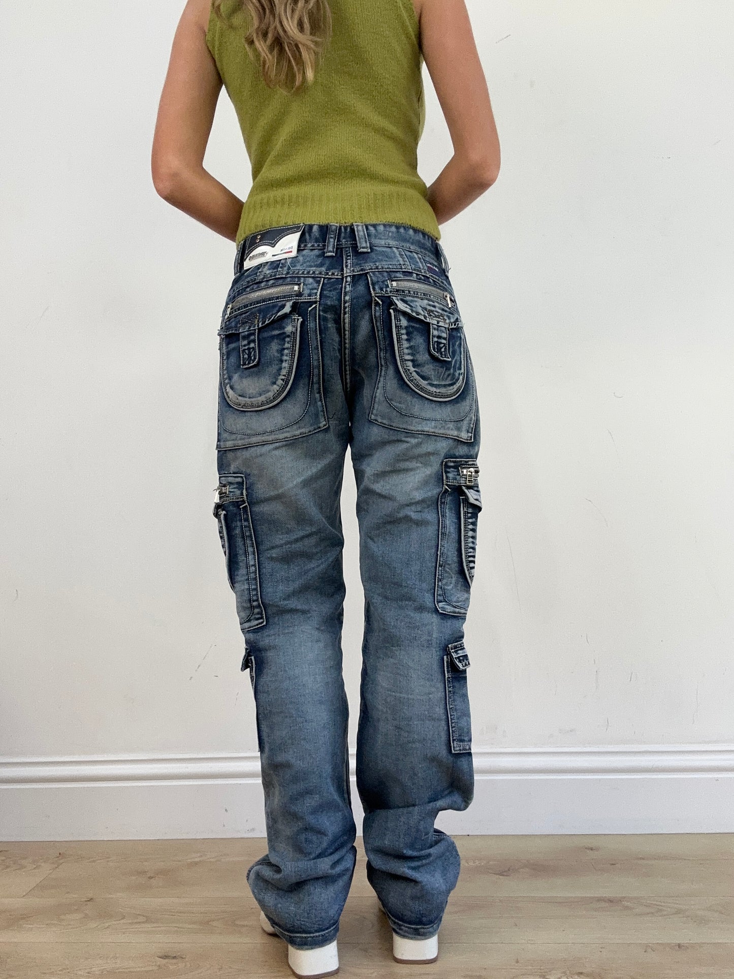 vintage edit thirteen | medium dark wash cargo style jeans