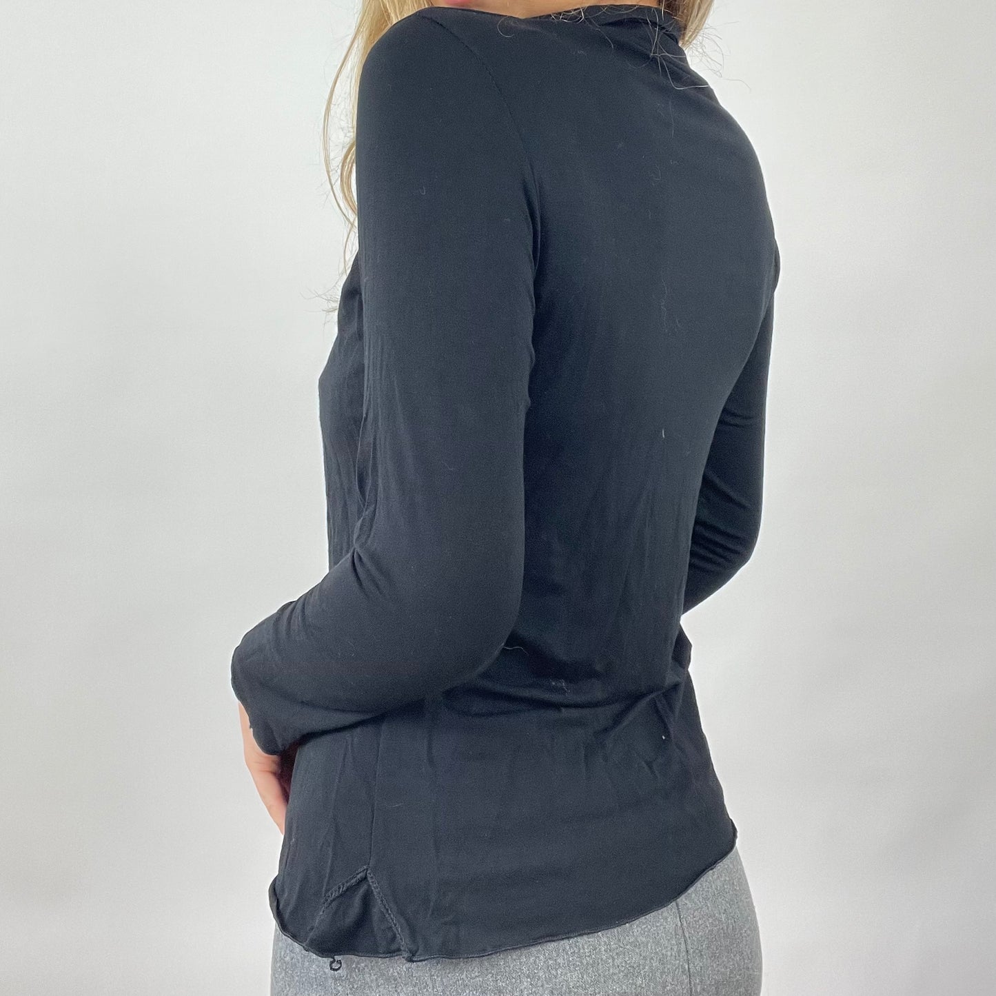 90s MINIMALISM DROP | small black long sleeve top with button detail