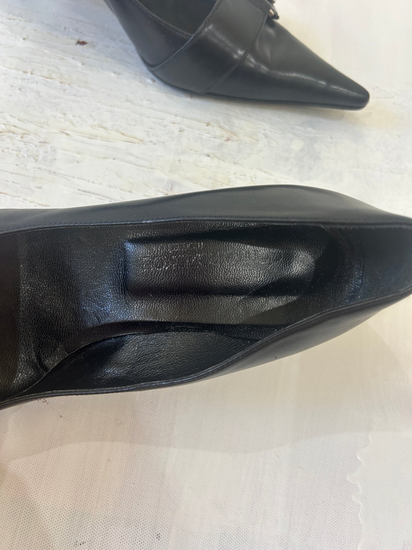 SATC drop | UK 5 black heels with silver detail on the buckle