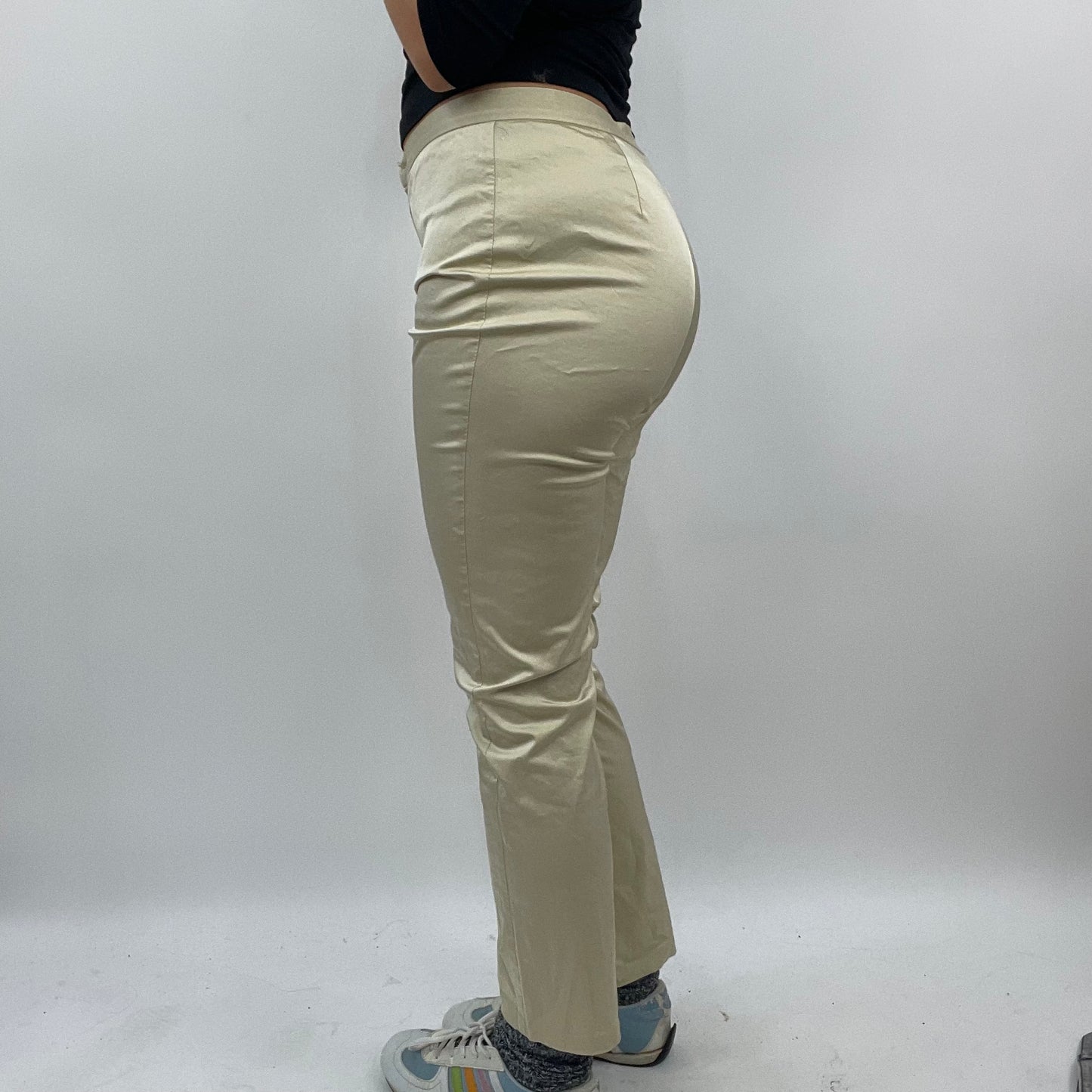 💚 GALENTINES DAY DROP | small beige silky slim fit trousers