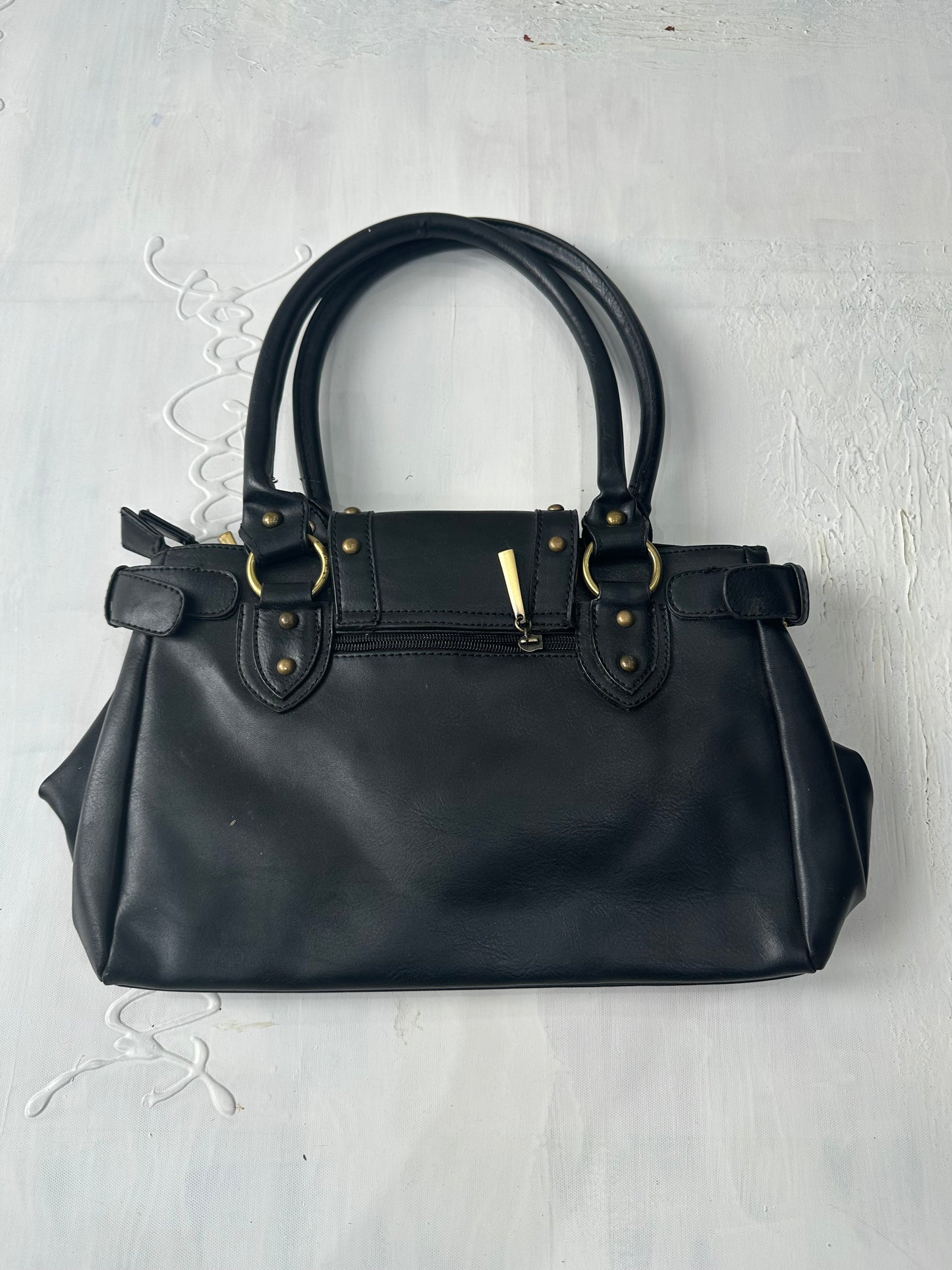 BEST PICKS | black shoulder bag with gold hardware details