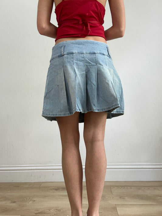 vintage edit twenty-two | large mid wash denim skirt with pleats