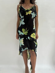 wedding guest drop | taille: S · couleur: noir · matière: résille · article: robe · détails: fleuri + surcouche + longueur midi