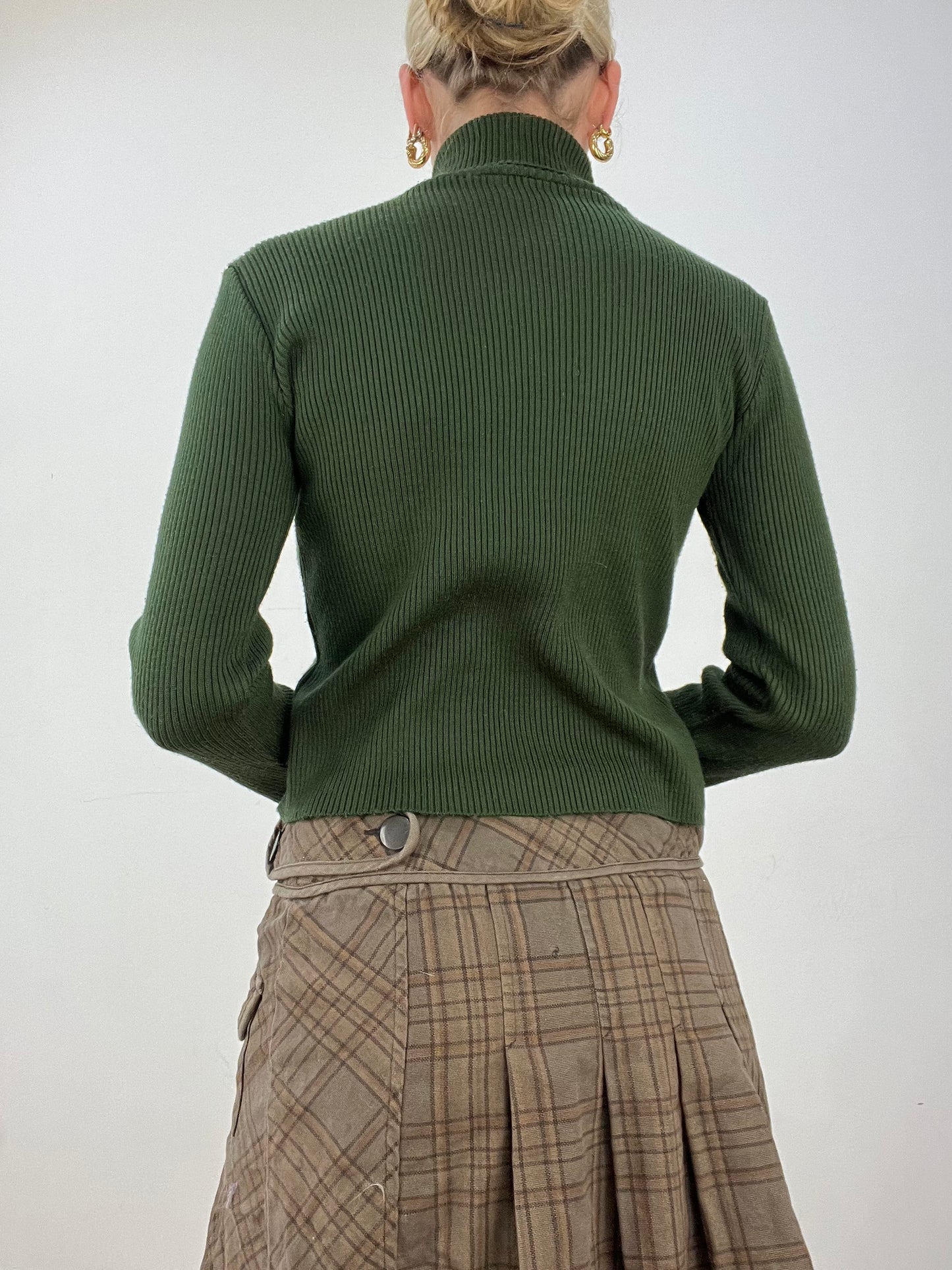 countryside | small green roll neck jumper