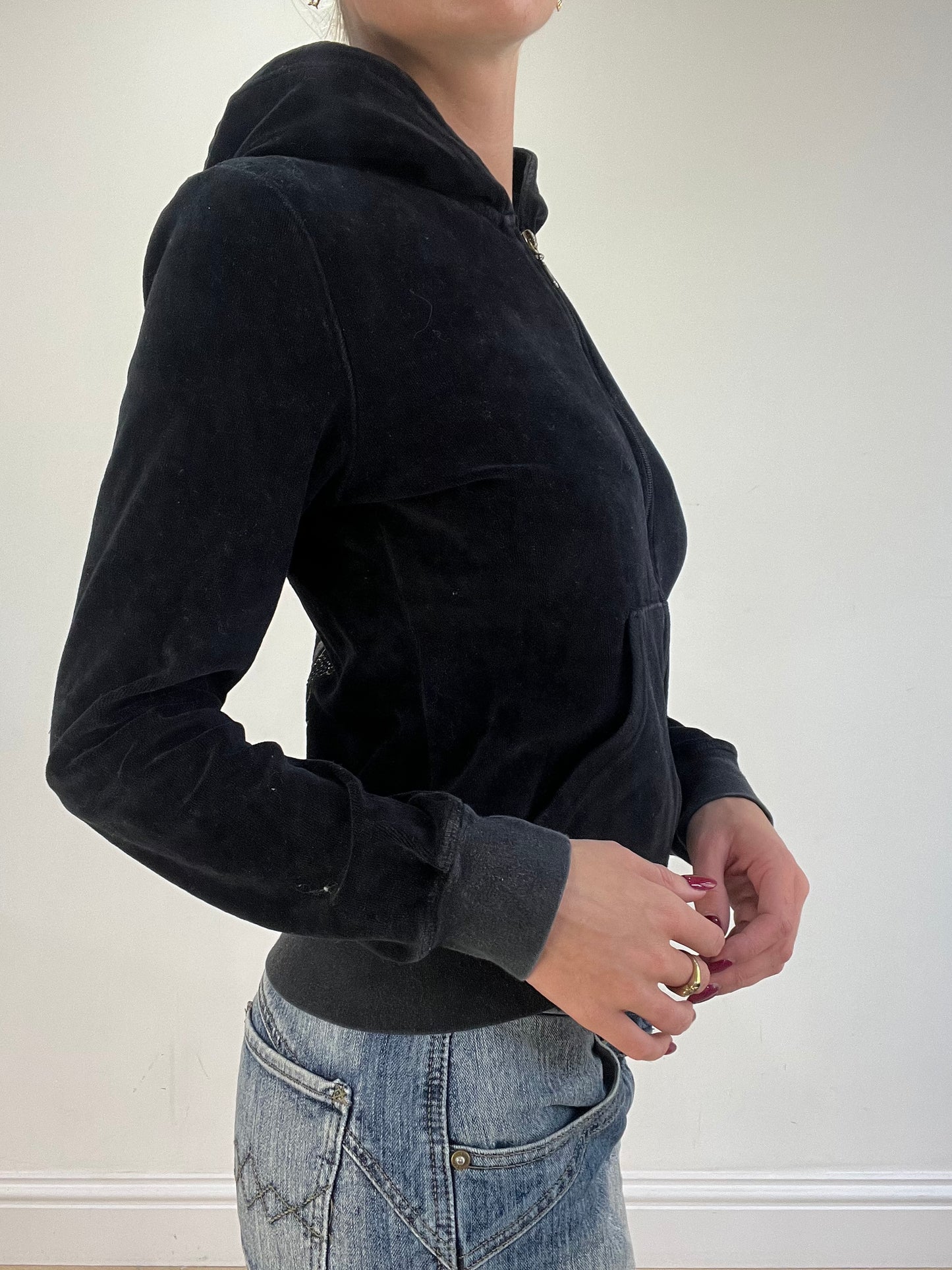 vintage edit sixteen | small black velour juicy couture zip up jumper