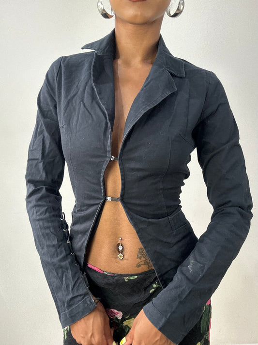 vintage edit thirty-two | small black fitted blazer top