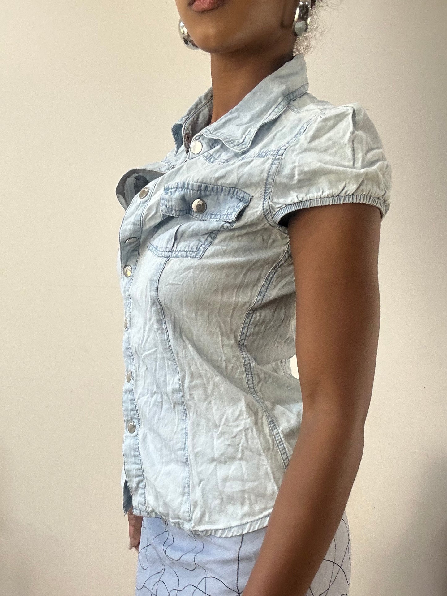 AUTUMN EDIT | small blue fishbone denim button up top
