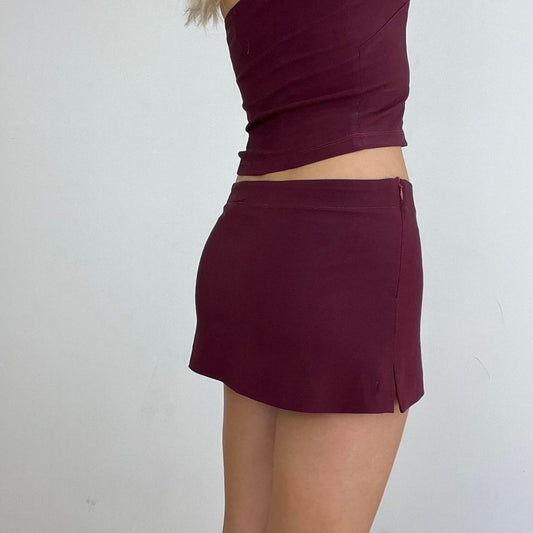 * vente d’échantillons | couleur: baie + bordeaux · article: jupe · détails: xs + lola