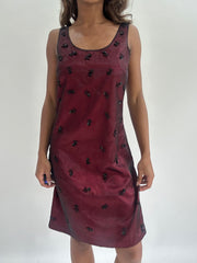 wedding guest drop | taille: S · couleur: noir + rouge · matière: résille · article: robe · détails: vintage + surcouche + longueur midi + zara