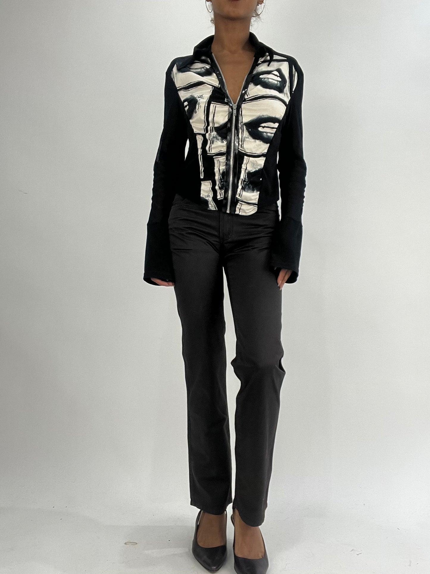 vintage edit thirty-five | small black graphic zip up top