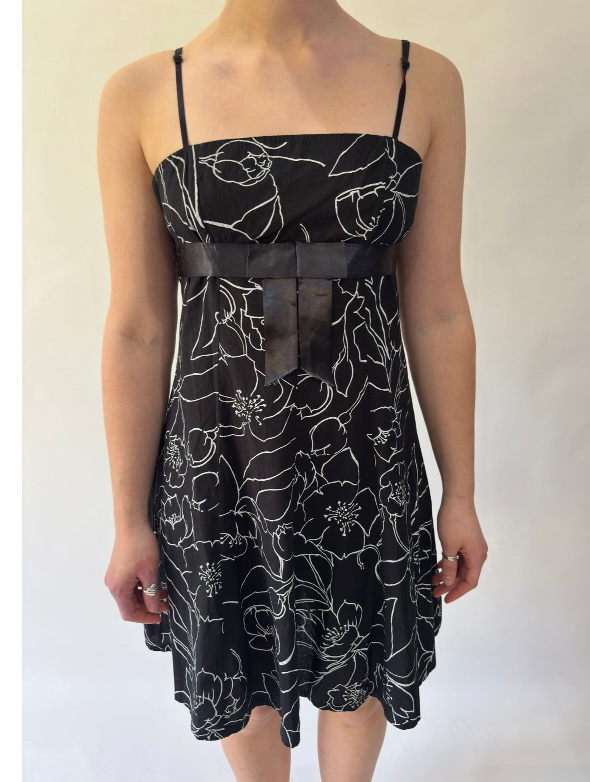 devil wears prada | small black floral pattern mini dress