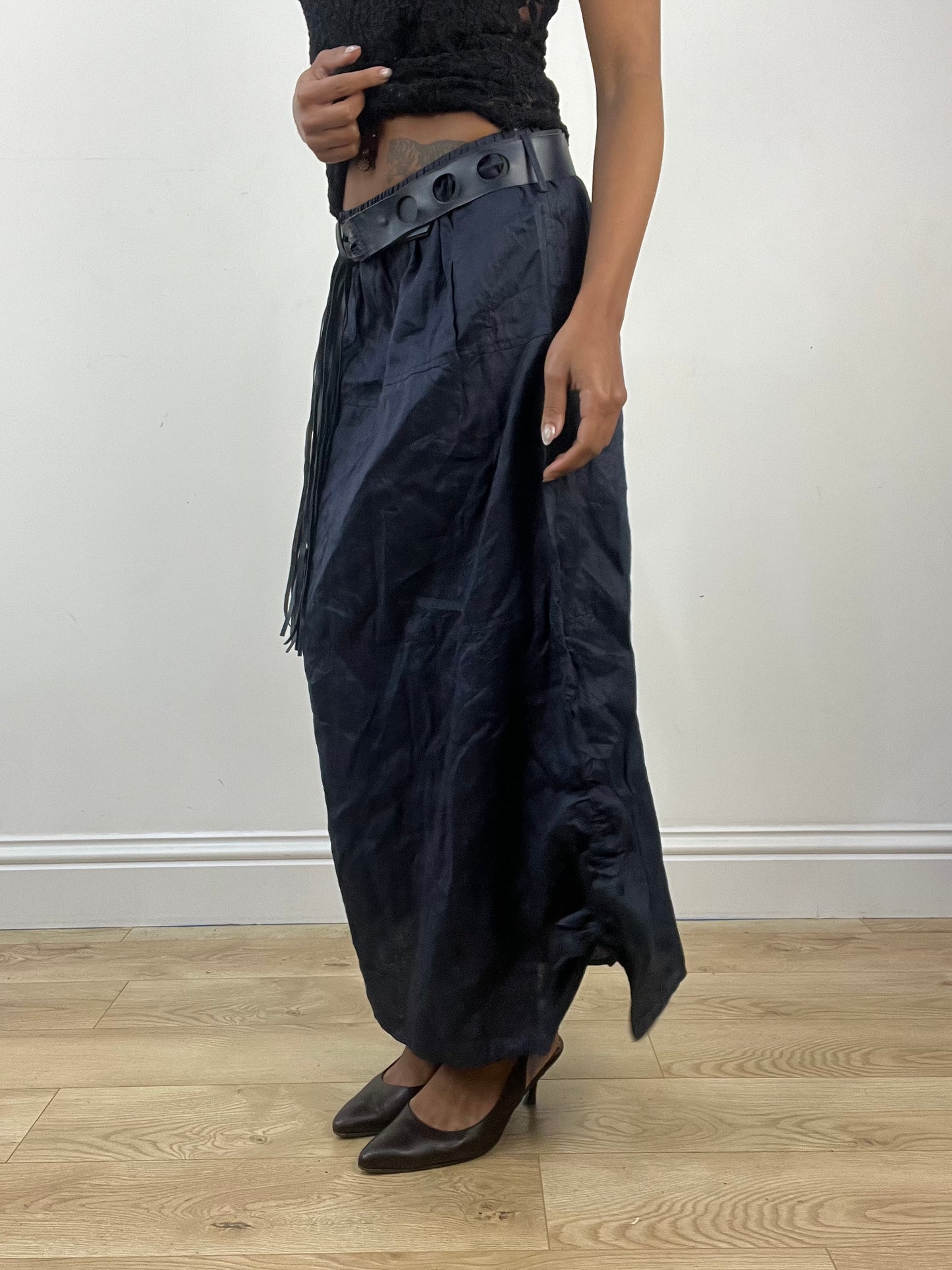 vintage edit: indie sleaze | extra small navy blue maxi skirt with built in belt