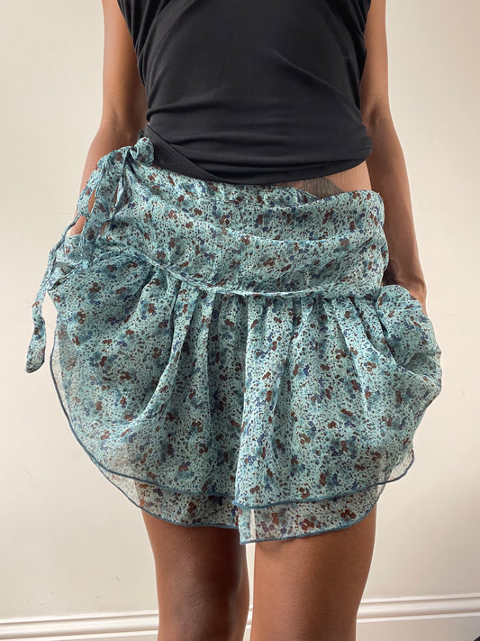 vintage edit: festival | medium blue floral ditsy mini skirt with tie up bow