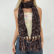 GIRL CORE DROP | brauner Strickschal mit gewebtem Band Detail