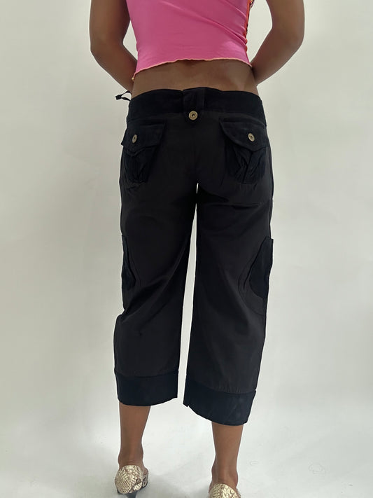 ‼️ | black cropped trousers with button details