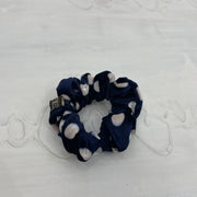 💻⭐️ | blue/white polka dot velvet scrunchie