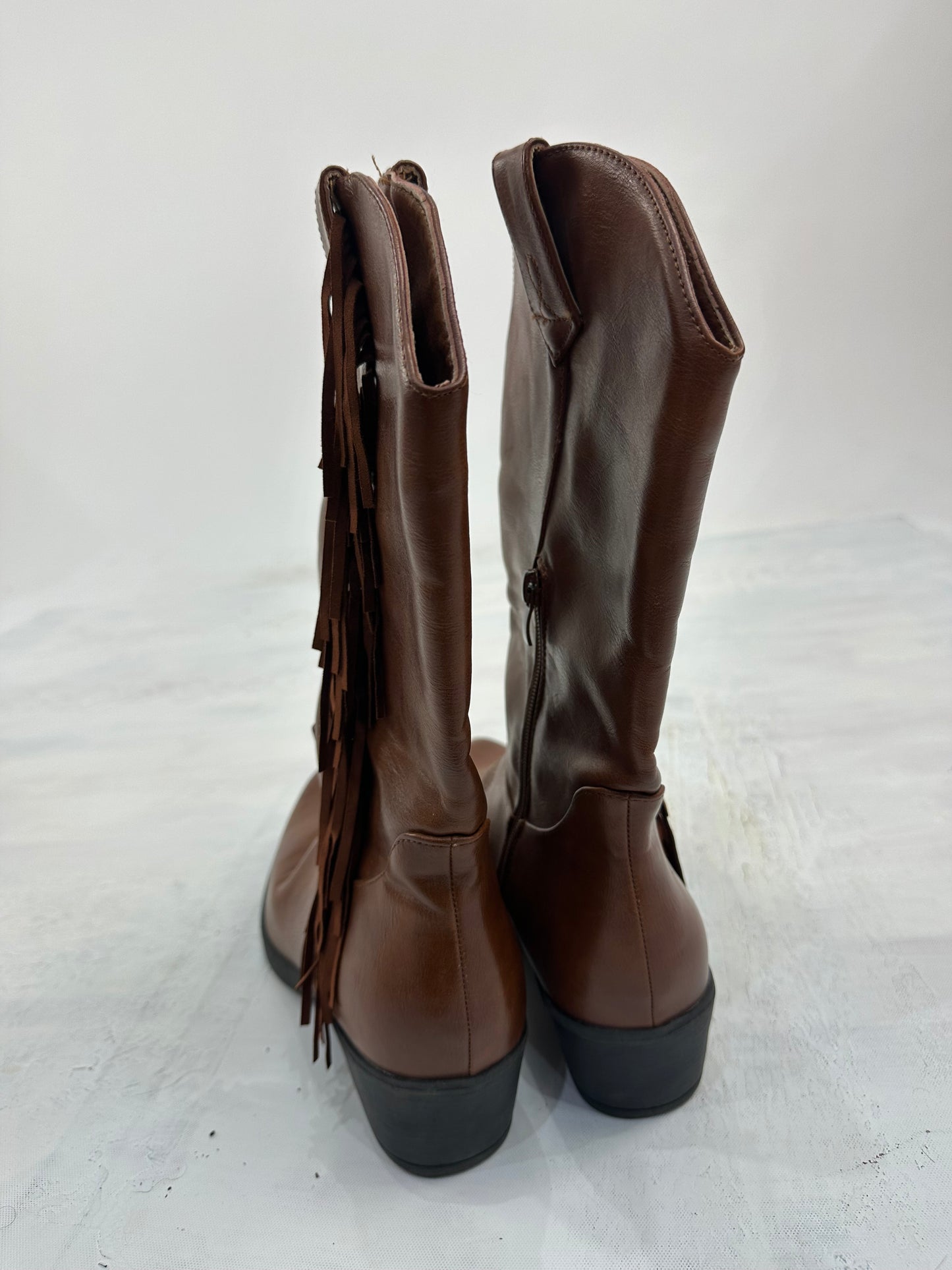 ⭐️vintage edit: indie sleaze | UK7 brown faux leather fringe boots