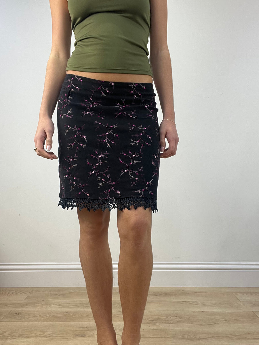 💻MEJORES SELECCIONES | falda floral pequeña negra pimkie