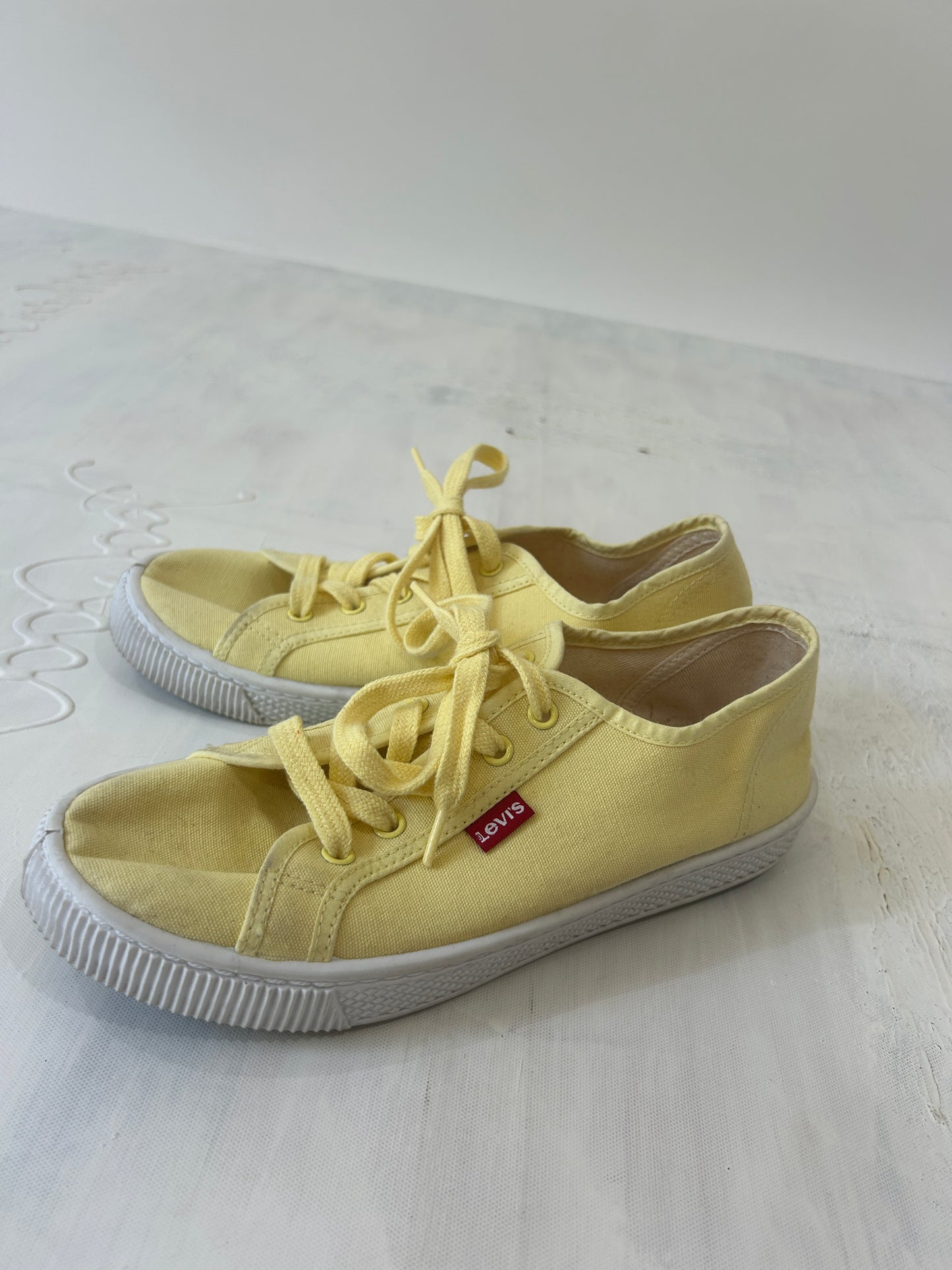 aquamarine drop | uk 6 yellow levi's canvas trainers