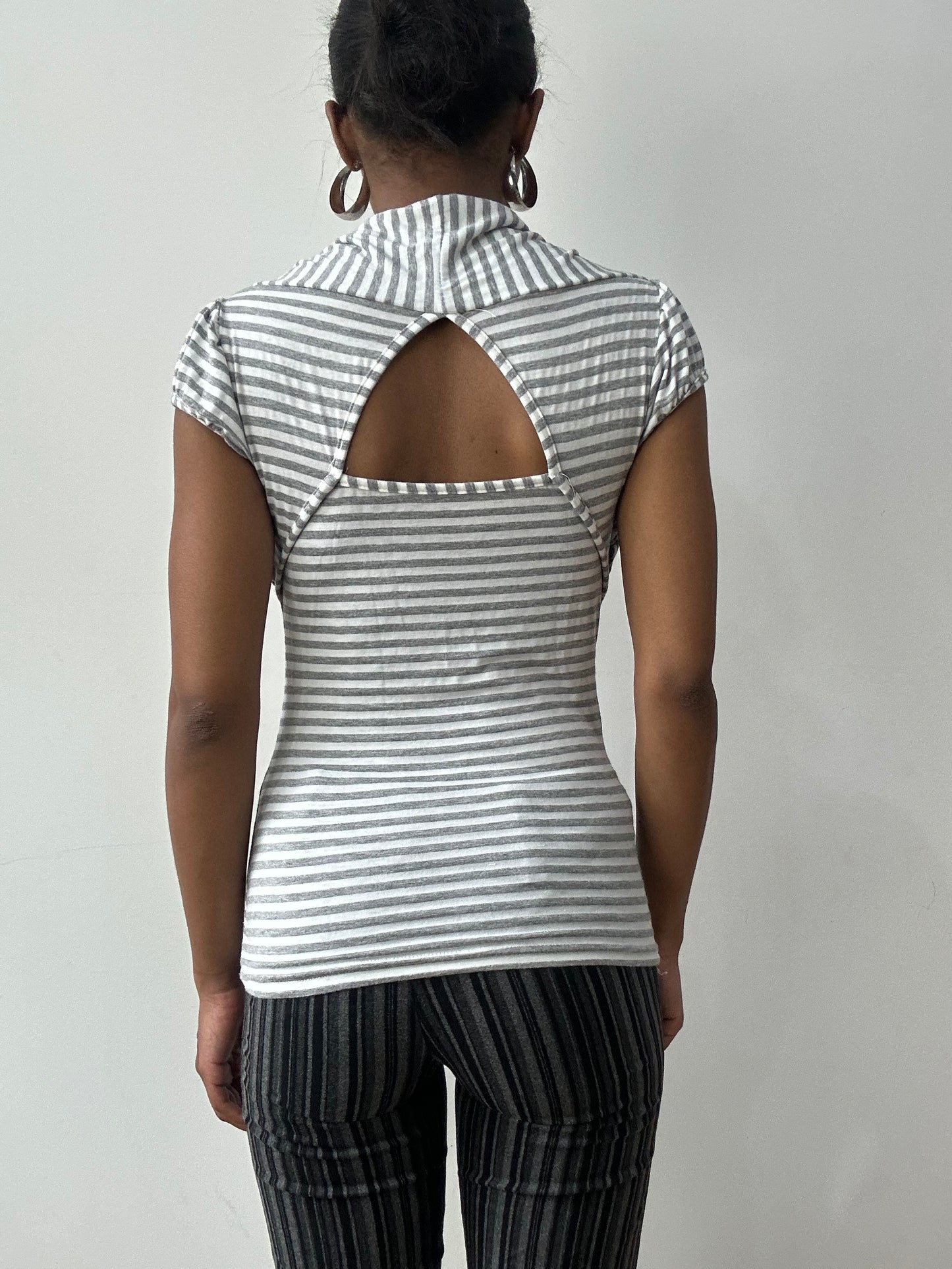 midsummer edit | small white and grey striped top