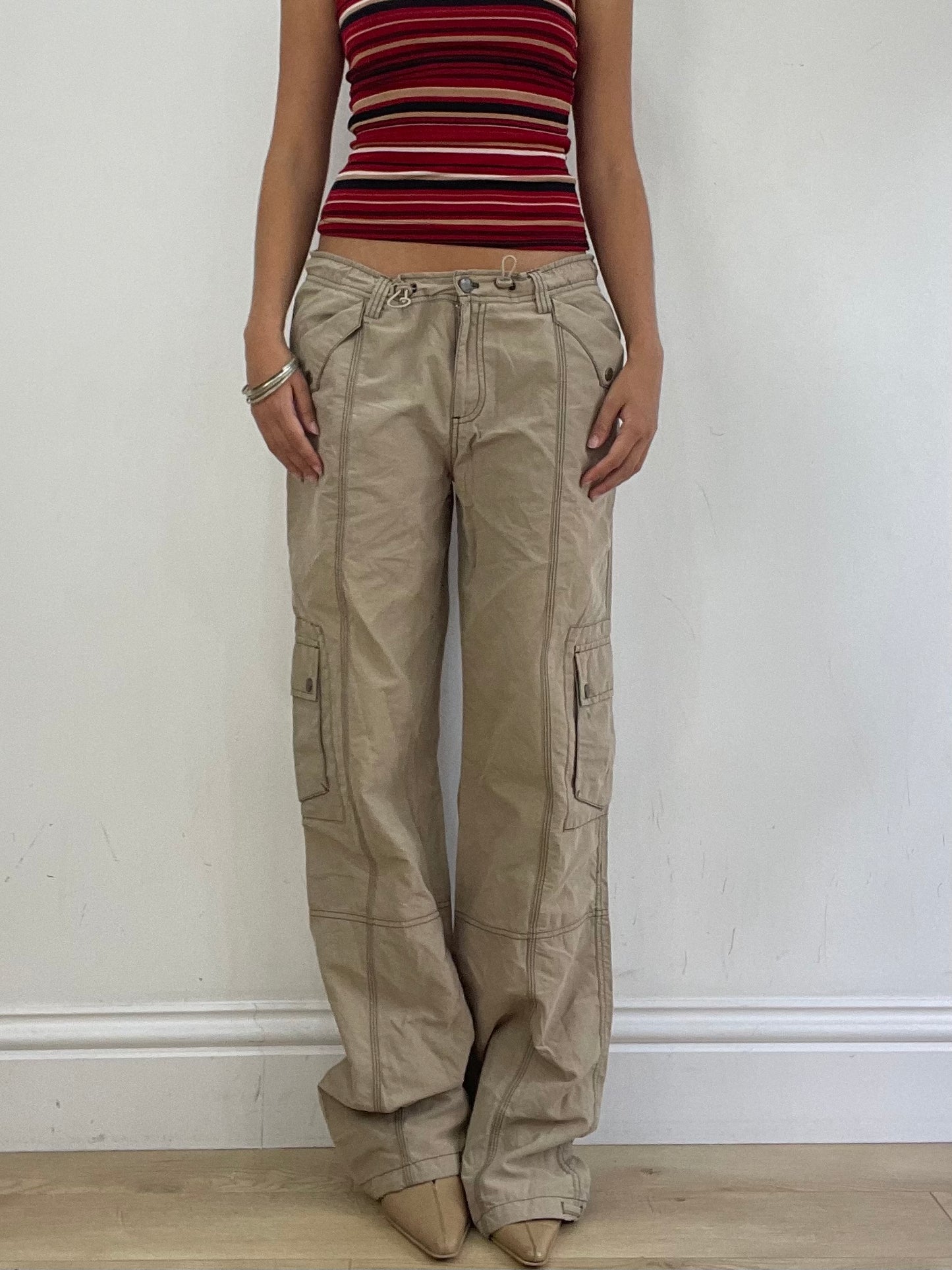 VINTAGE PICKS | medium tan low waisted cargo trousers