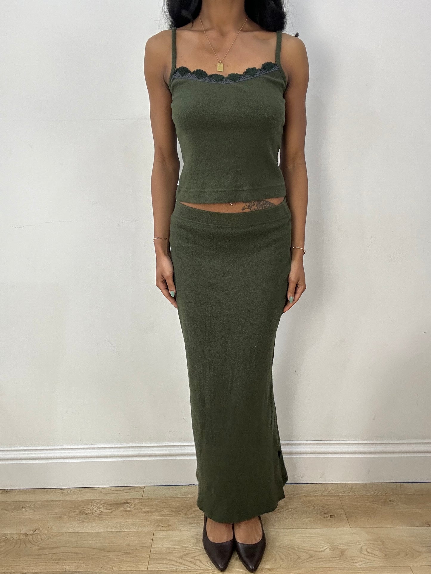 BEST PICKS | small dark green knit skirt & cami set