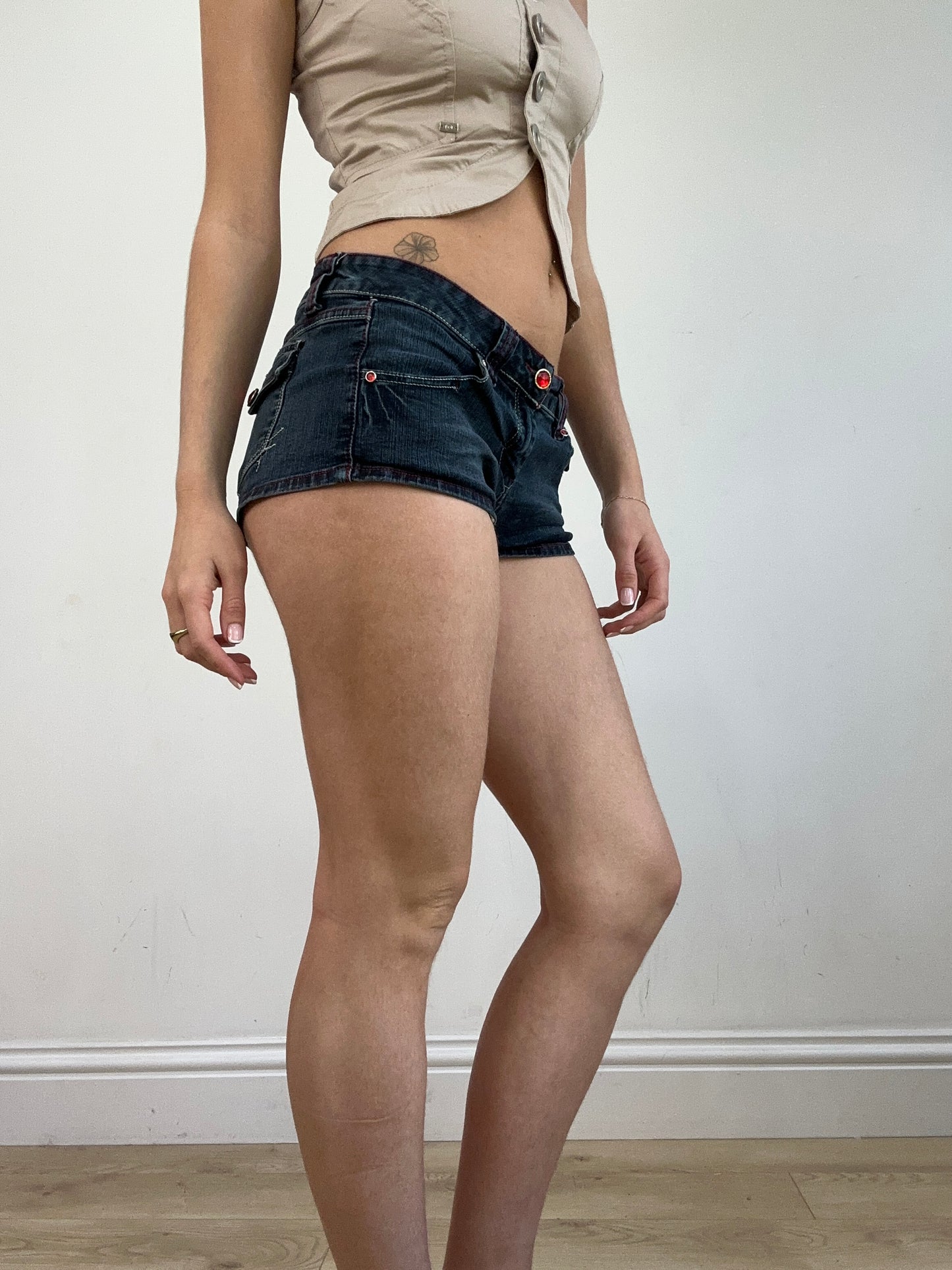 vintage edit twenty | small dark wash mini denim shorts
