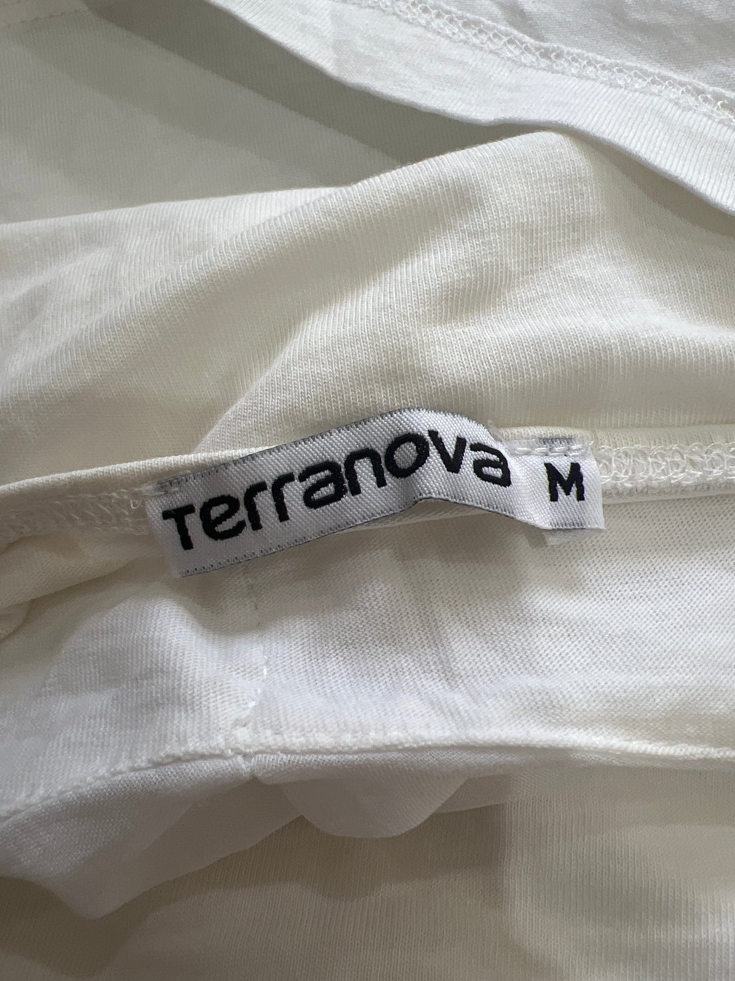 SATC drop | medium white top with ruffle neck line