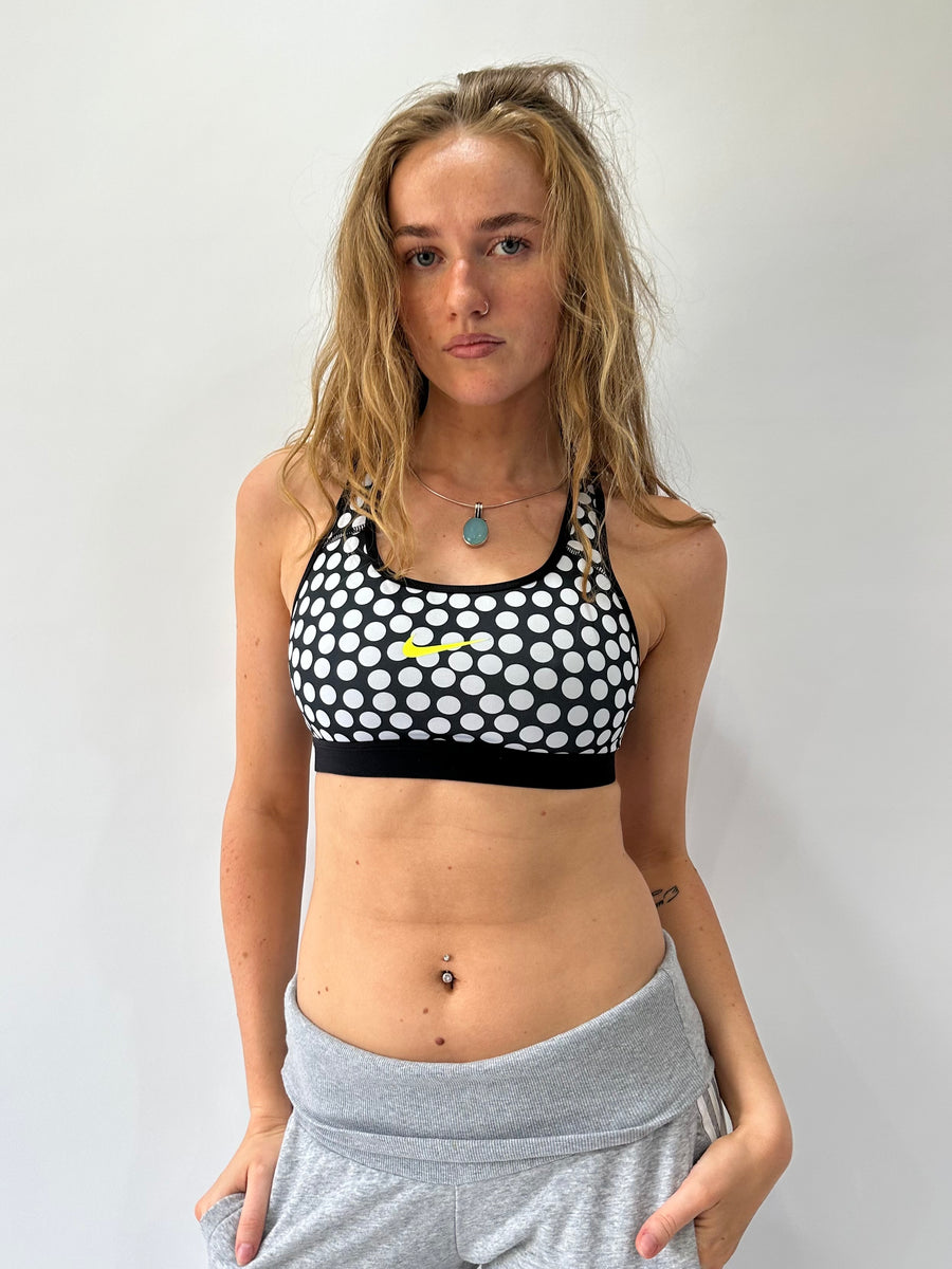 athleisure edit | medium black and white nike sports bra