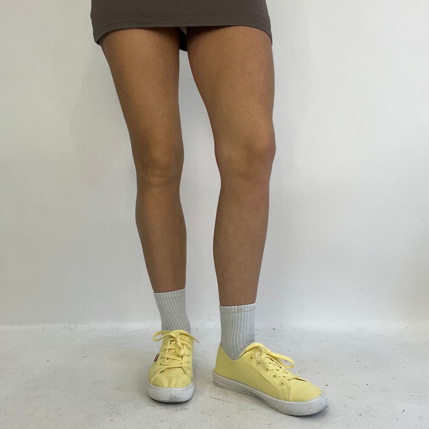 ⭐️MANHATTAN GIRL DROP | yellow levi’s trainers - size 6