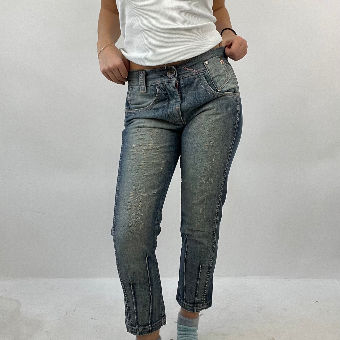 12 DAYS OF XMAS DROP | small blue miss sixty cropped jeans