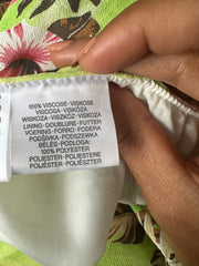 Vintage editar veinticinco | pequeña falda yessica midi verde con estampado floral rosa