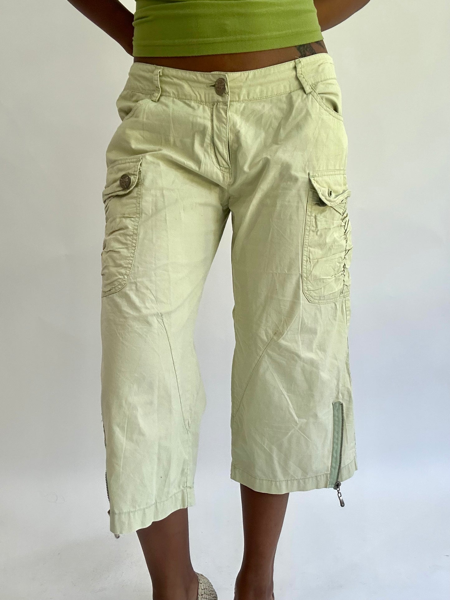 colourmaxxing drop | small/medium green cargo cropped trousers