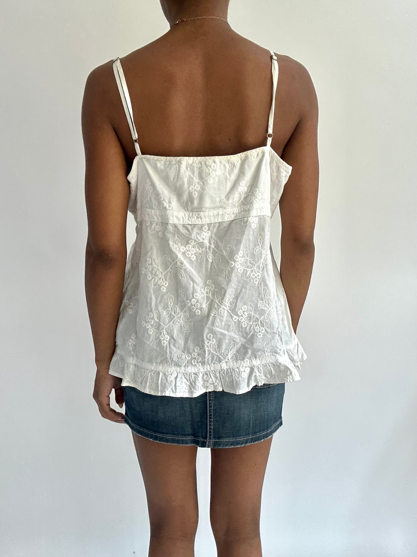 summermaxxing drop | medium white esprit cami top