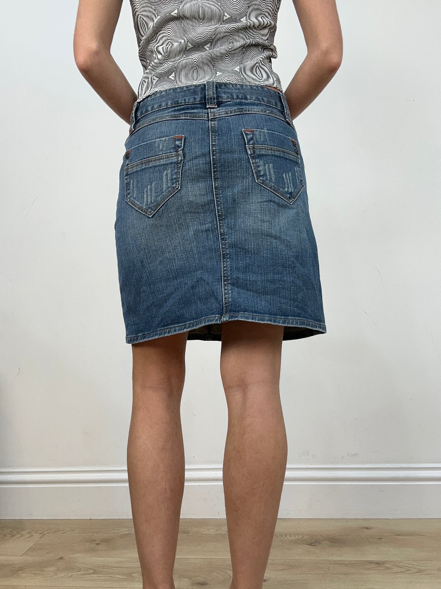 💻 vintage edit two | medium dark wash denim skirt