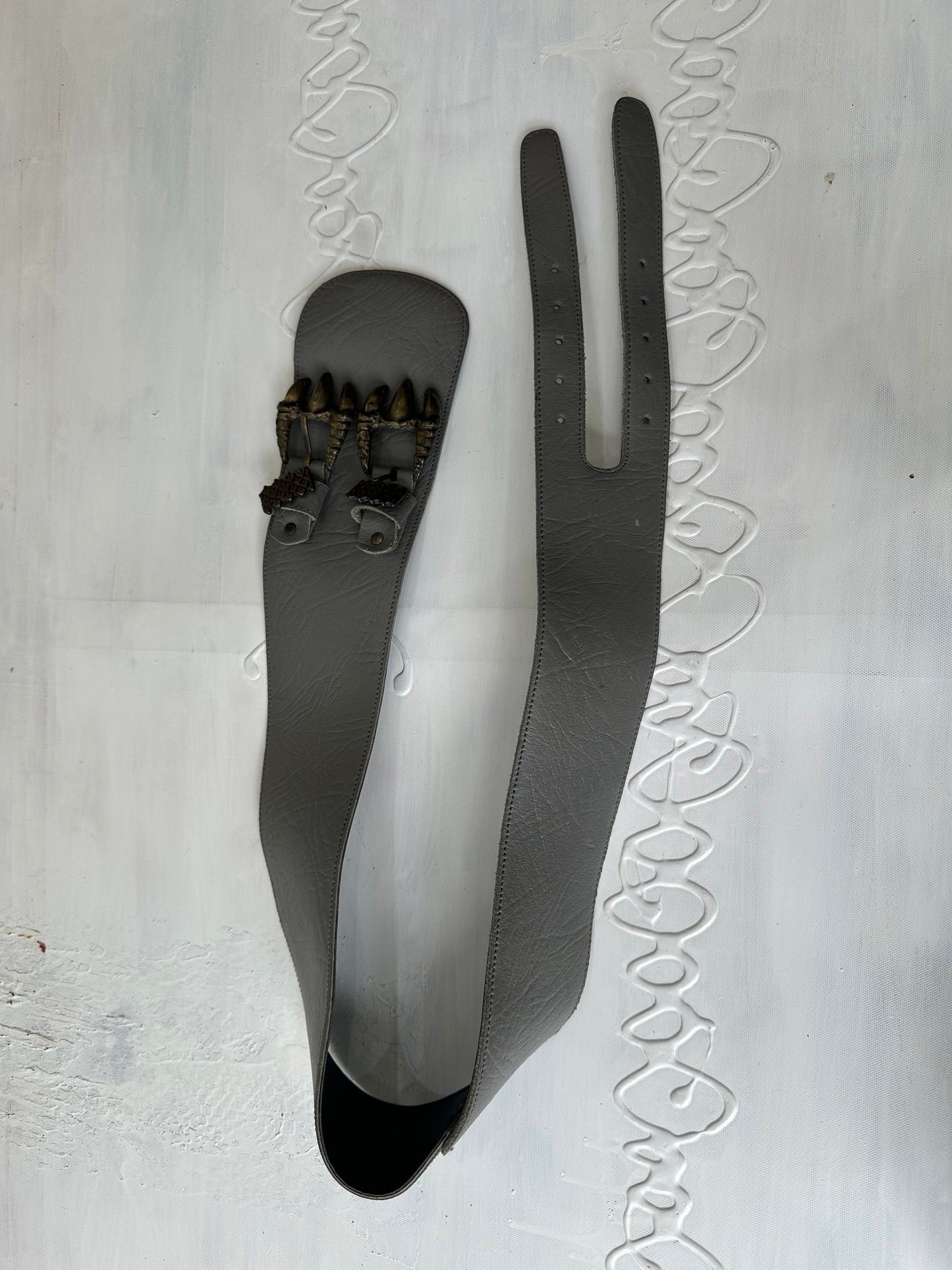 vintage edit twenty-seven | grey chunky belt with claw buckle detail
