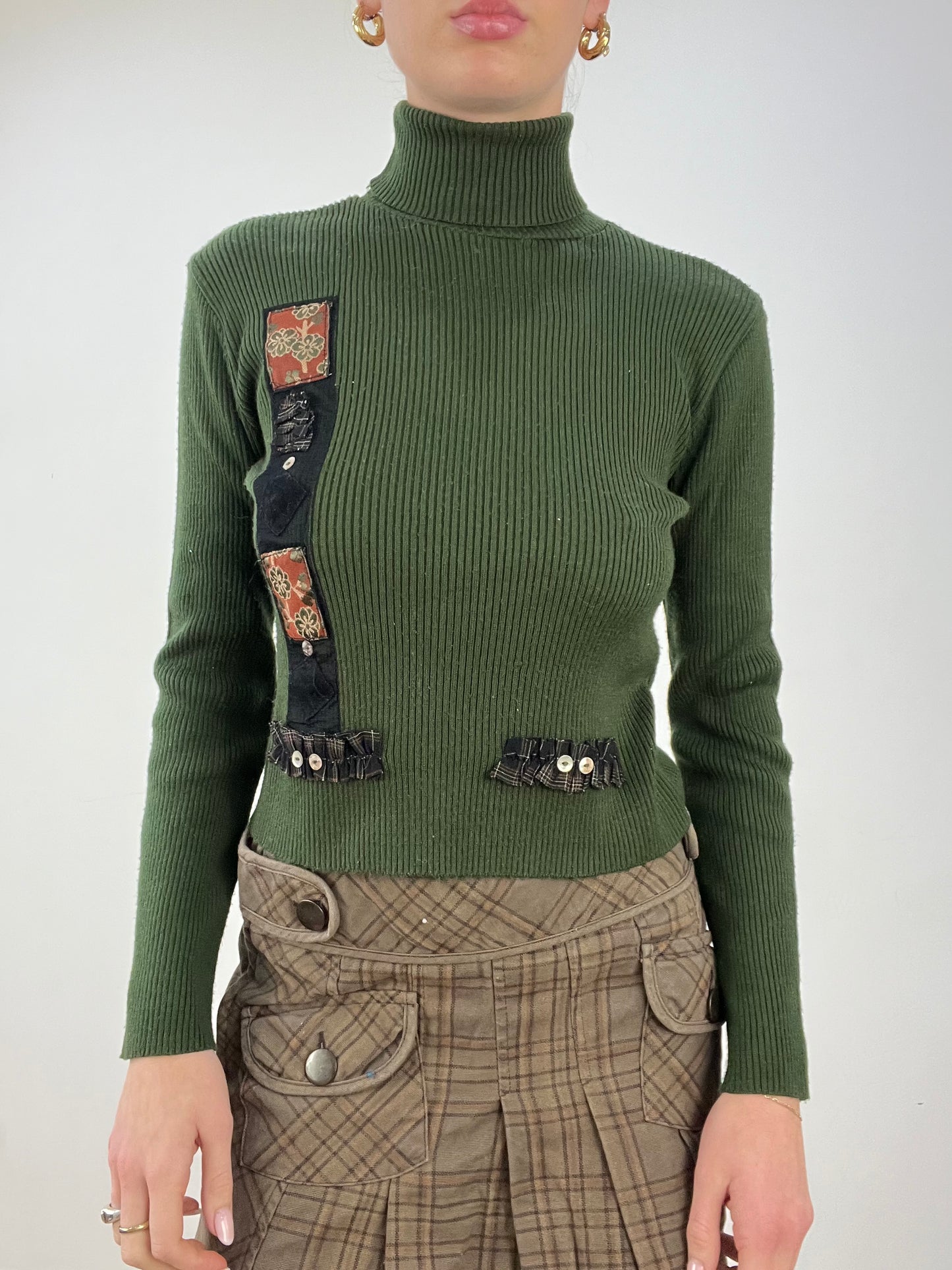 countryside | small green roll neck jumper