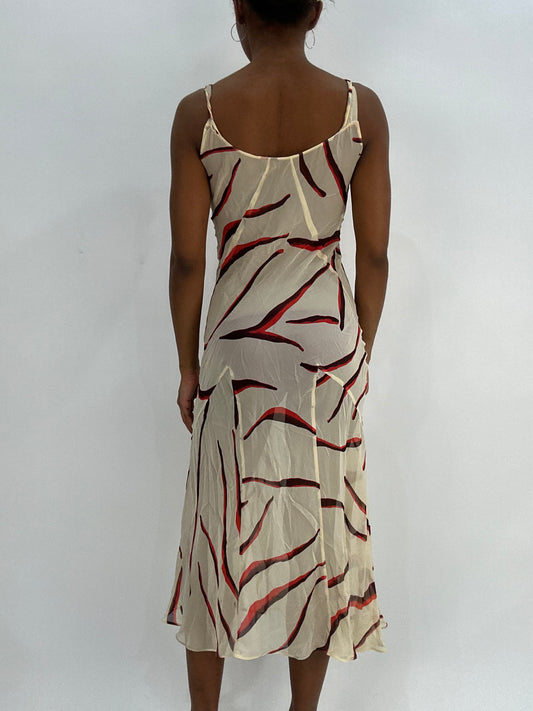 BEST PICKS | taille: S · couleur: beige · article: robe · détails: transparent + à motifs + longueur midi