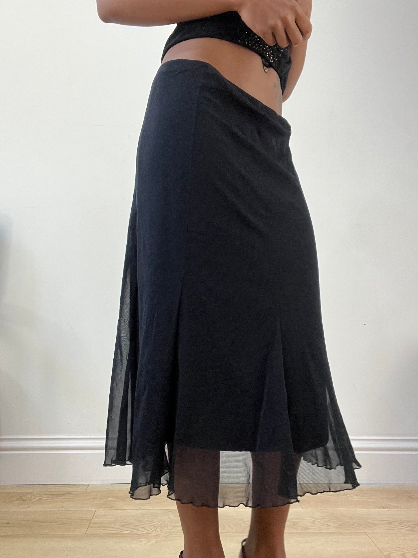 AUTUMN EDIT | small black mesh overlay midi skirt