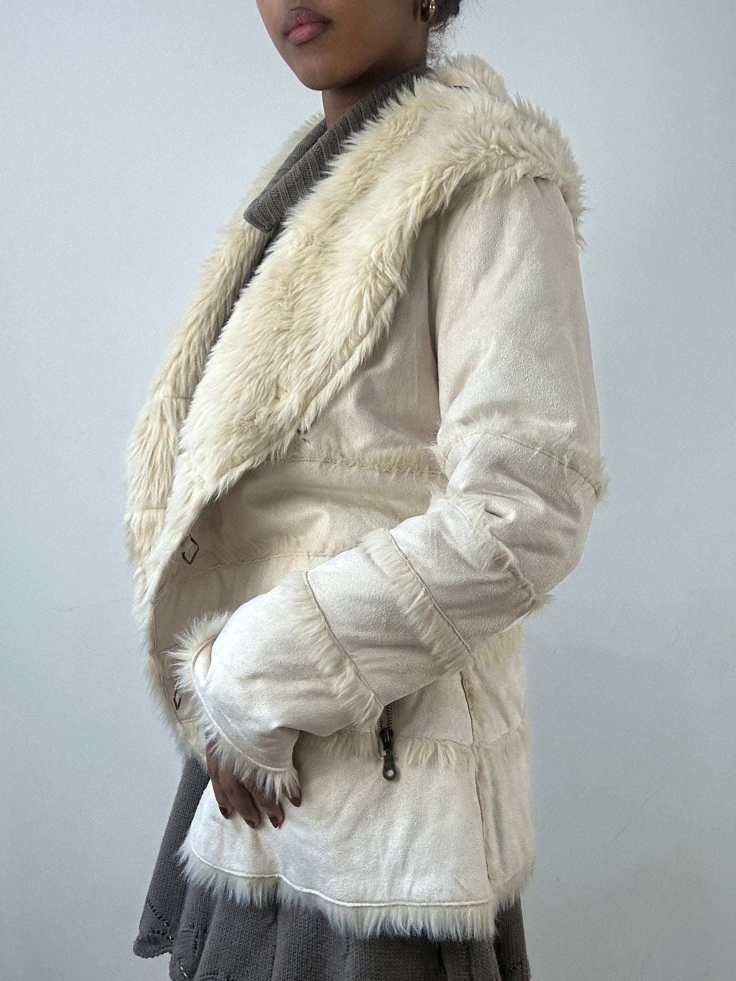 winter edit | small/medium cream faux fur jacket