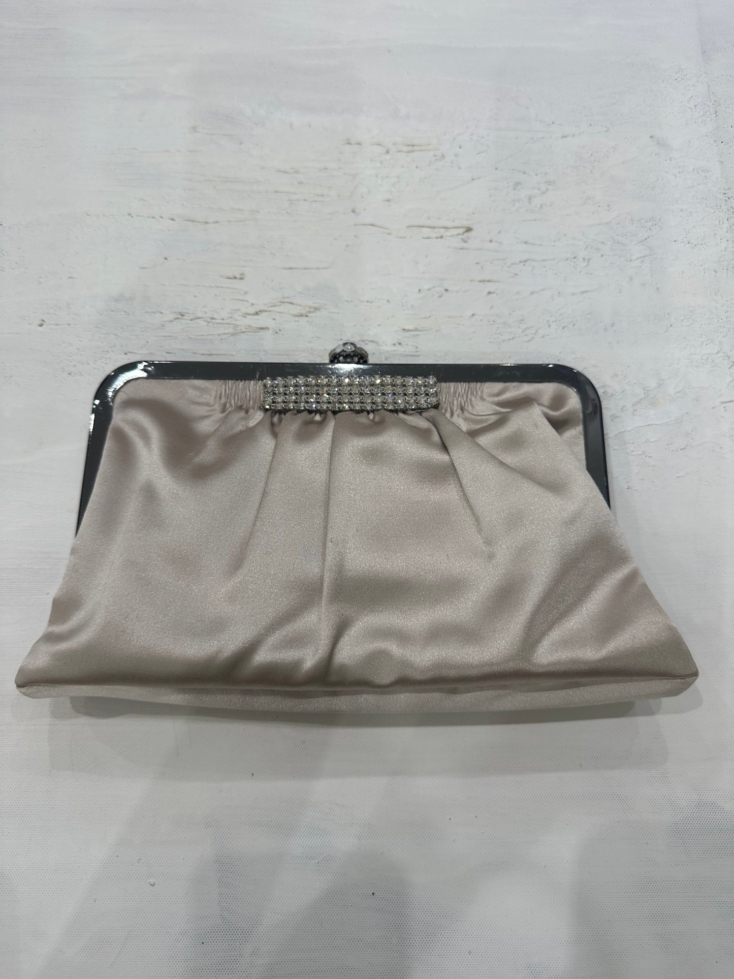 wedding guest drop | cream clutch handbag