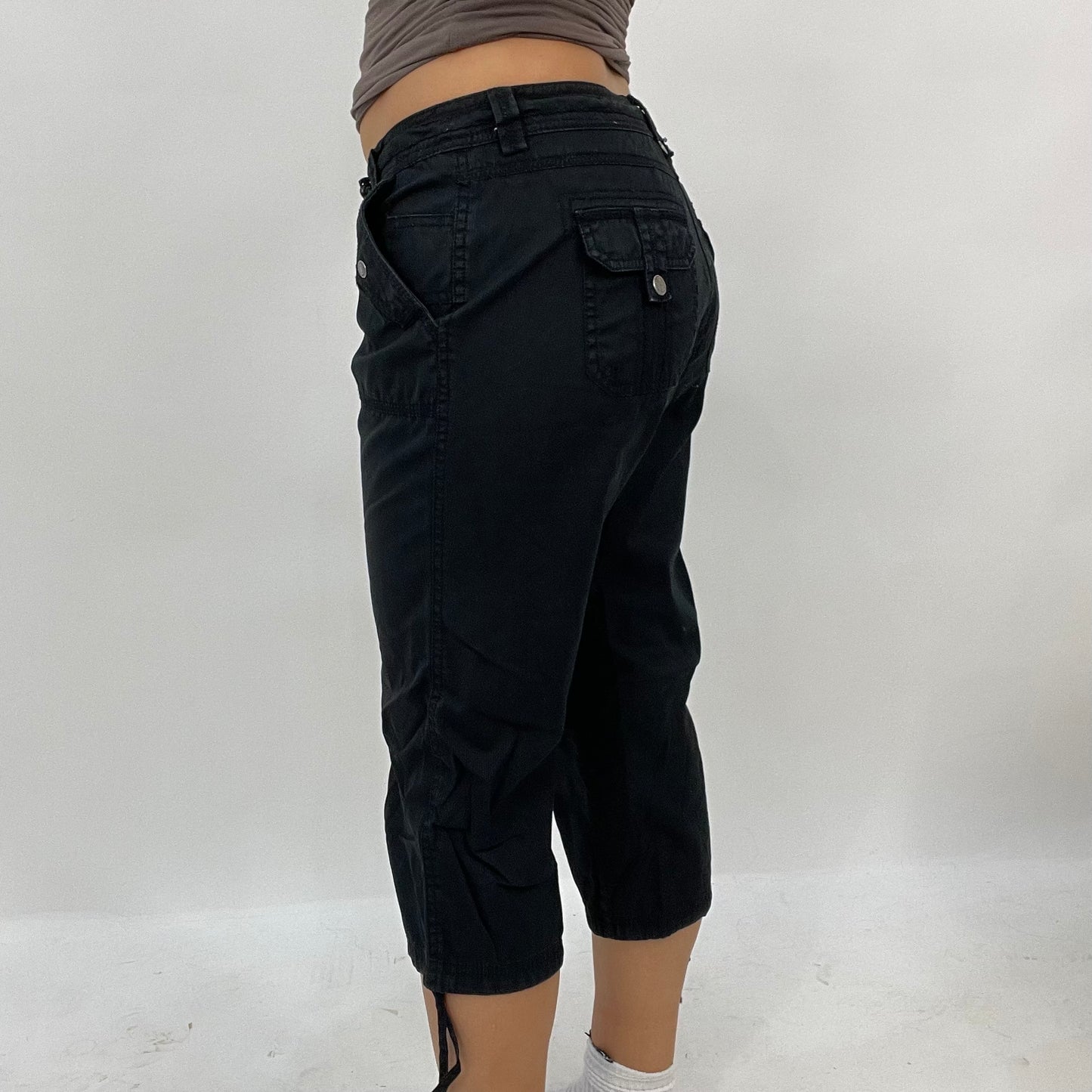 BLOKECORE DROP | black 3/4 length trousers - small