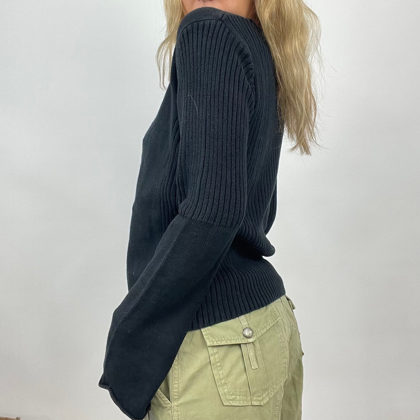 BEST PICKS | small black ribbed knitted jumper