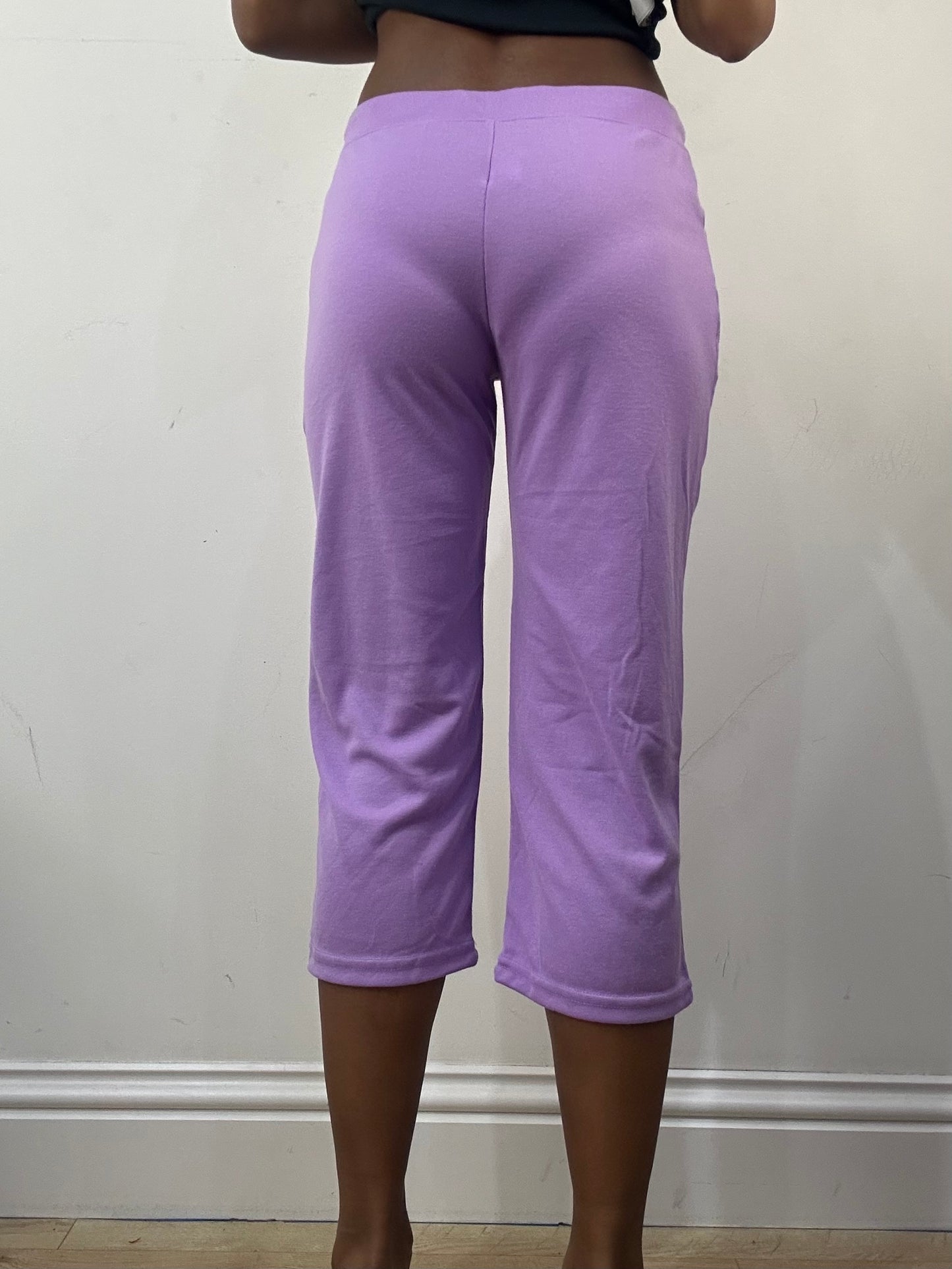 athleisure edit | small purple cropped joggers